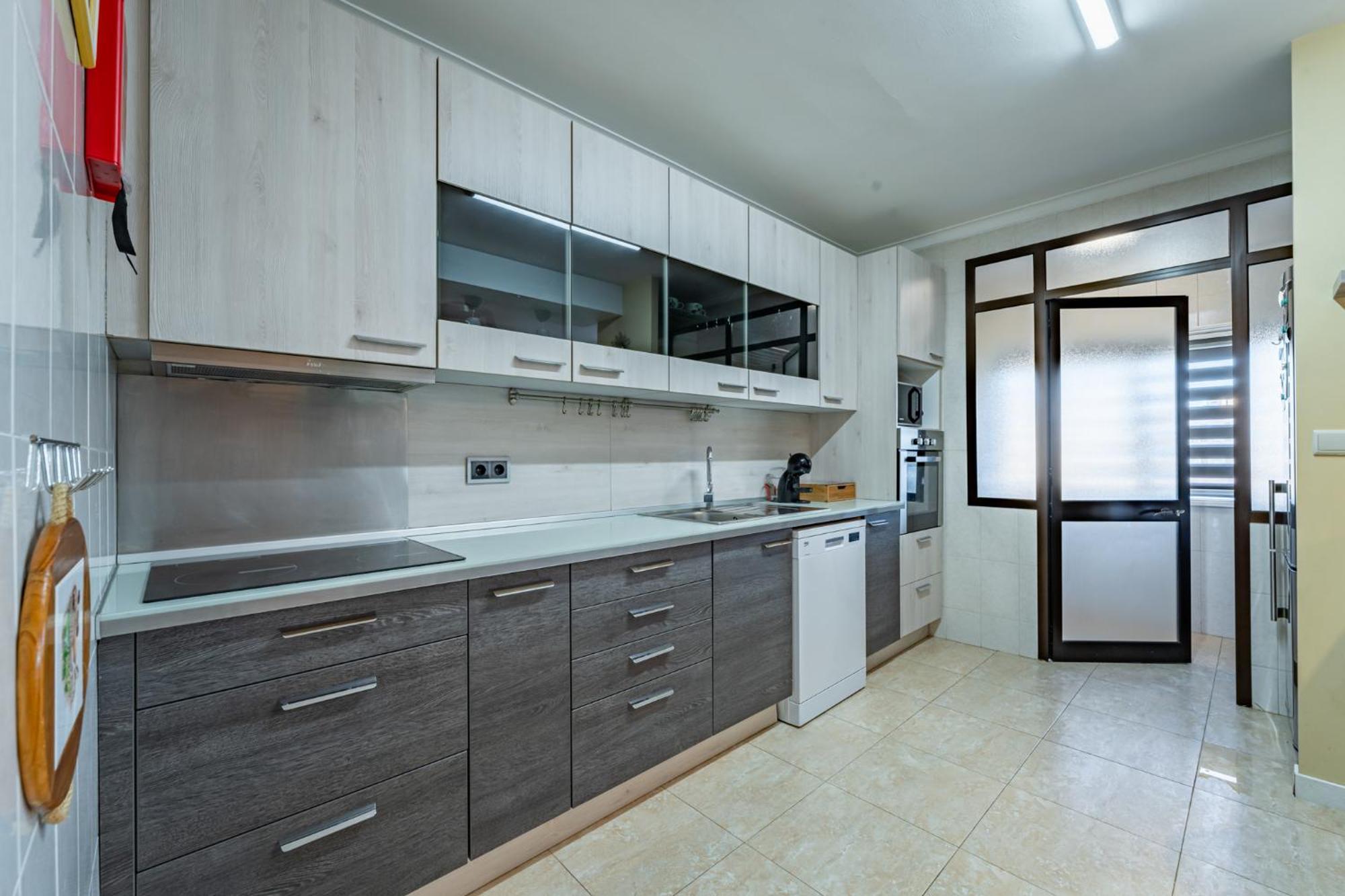 Cozy And Quiet Spacious Flat ヴィラ・ノヴァ・デ・ガイア エクステリア 写真