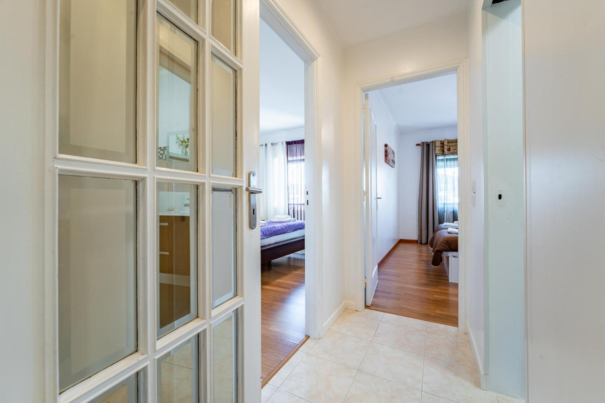 Cozy And Quiet Spacious Flat ヴィラ・ノヴァ・デ・ガイア エクステリア 写真