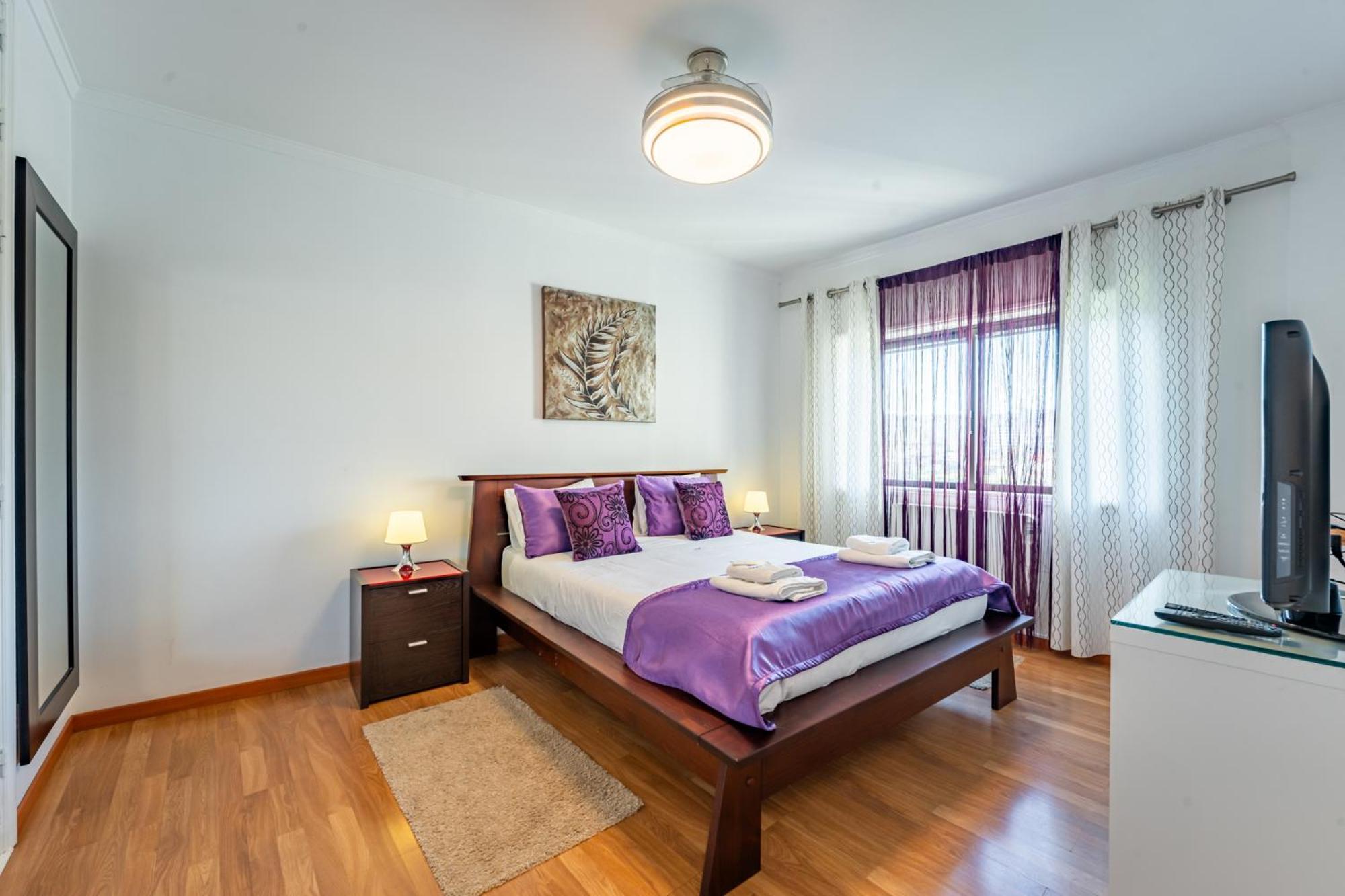 Cozy And Quiet Spacious Flat ヴィラ・ノヴァ・デ・ガイア エクステリア 写真