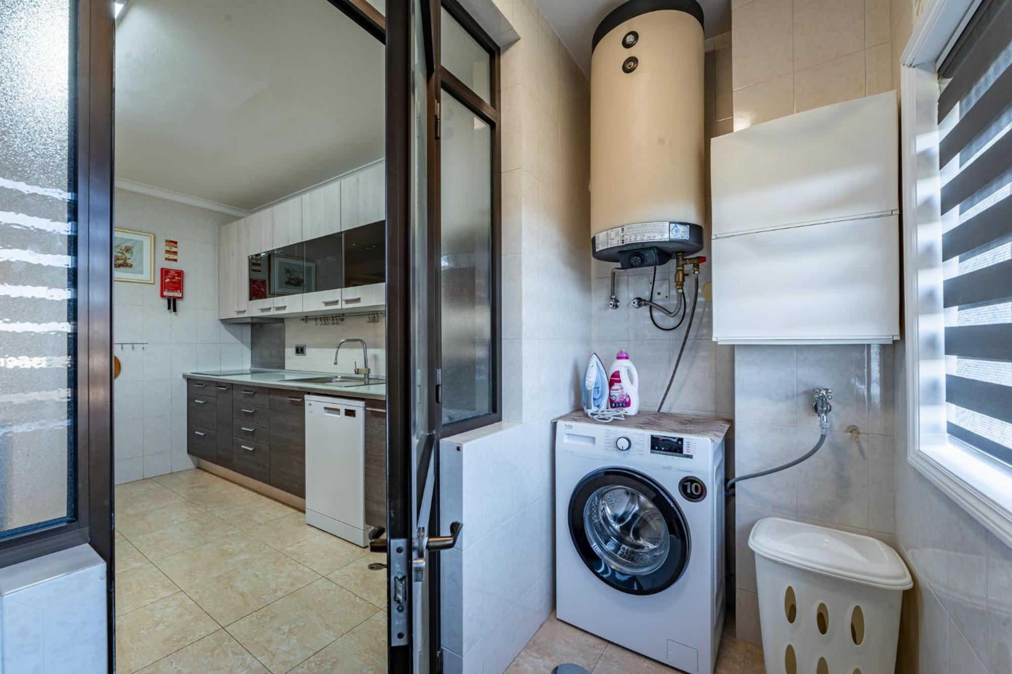 Cozy And Quiet Spacious Flat ヴィラ・ノヴァ・デ・ガイア エクステリア 写真