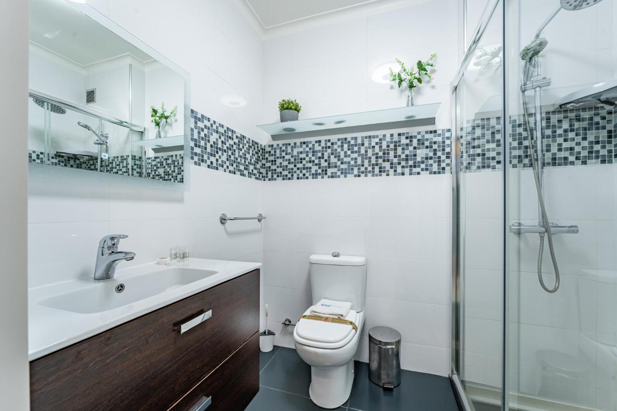 Cozy And Quiet Spacious Flat ヴィラ・ノヴァ・デ・ガイア エクステリア 写真